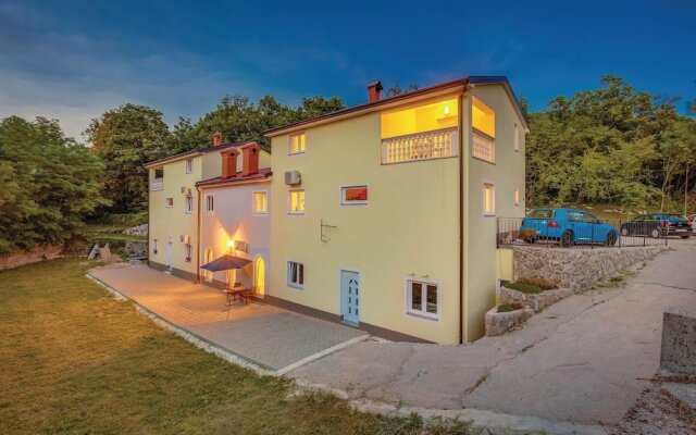 Amazing Home in Jurdani With Wifi and 4 Bedrooms