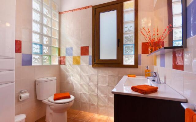 VILLA ANGEL in Cala´n Bosch