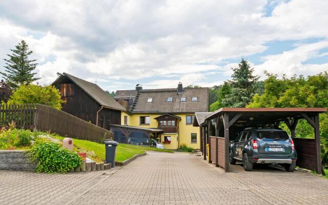 Garden View Apartment in Erzgebirge near Forest