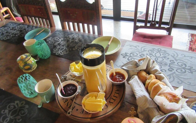 Redwood Valley B & B