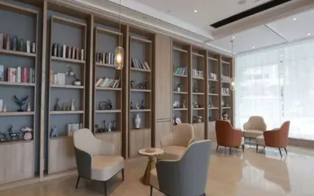 Morning Hotel · Select (Guiyang Baolan Plaza)