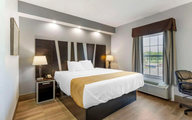 Quality Inn Oak Ridge