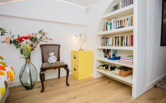 3 Bedroom Apartment Sleeps 6 in Dalston