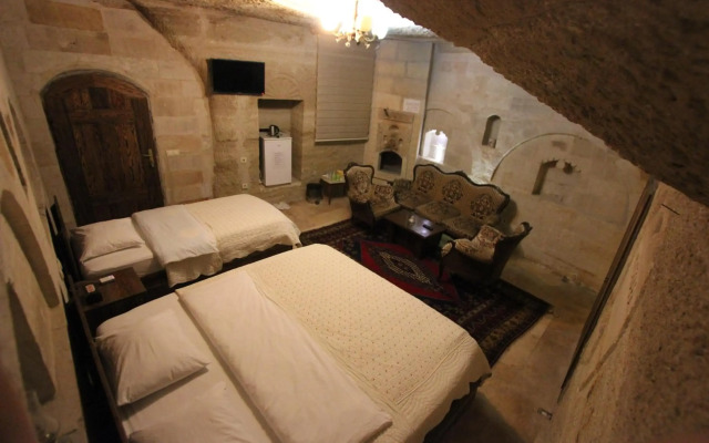 Family Cave Suites Hotel