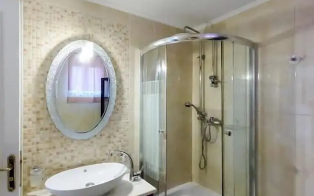 Villa Maxim with Private Pool & Tennis Court