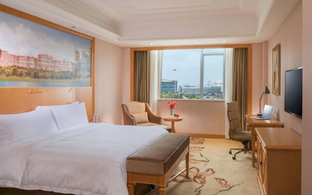 Vienna Hotel Shenzhen Fuyong Village