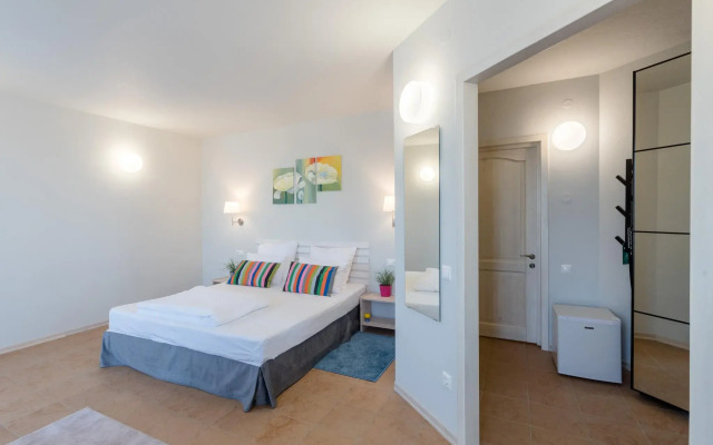 Лоял Гостевой Дом