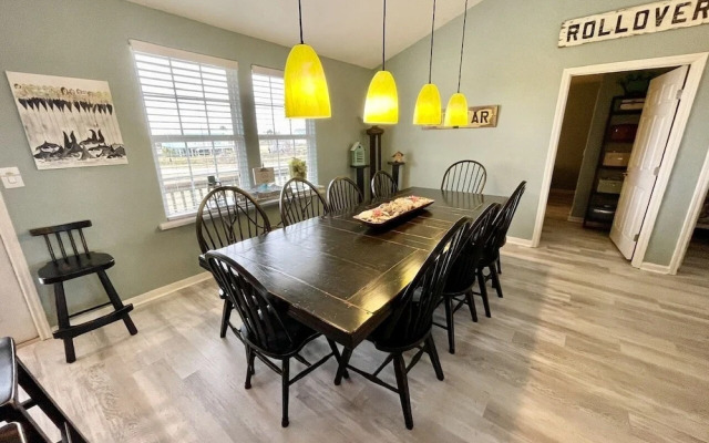 1931 Avenue F House by RedAwning