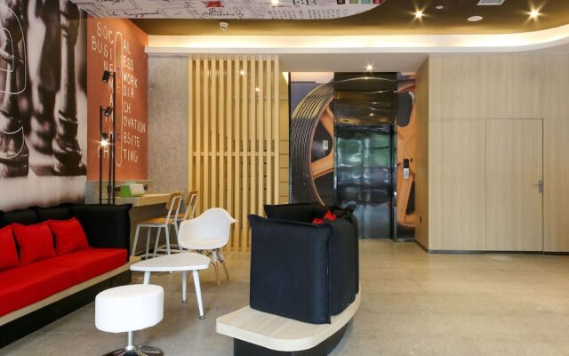 Sirong Business Hotel