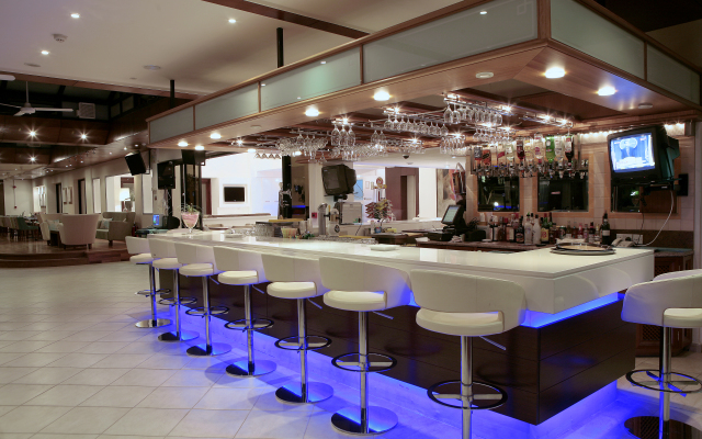 Anemi Hotel & Suites