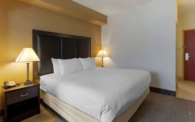Best Western Plus Burlington Inn & Suites