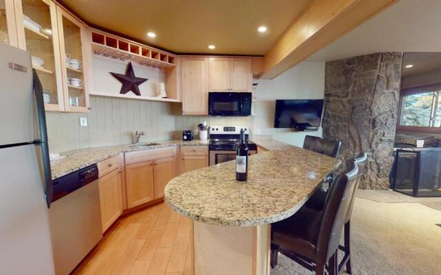 Laurelwood Condominiums Studio Deluxe Unit 103