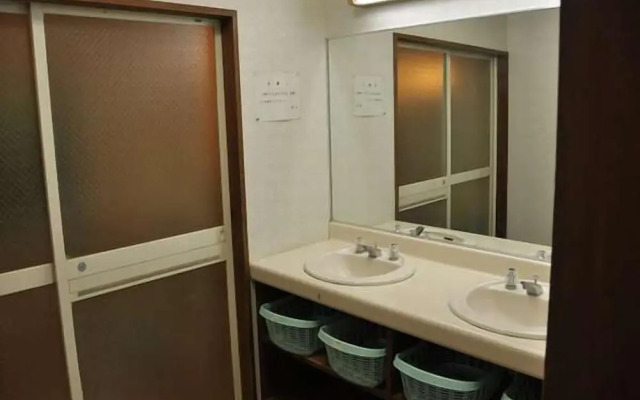 Lodge Christmas Rose ZAO