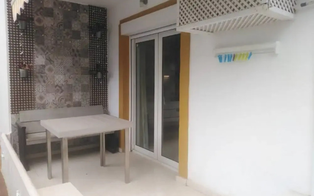 2 Bed Gf Apt Near Puerto Banus