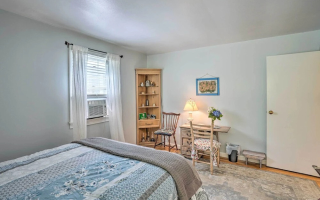 Stockbridge Home: Walk to Town Beach!