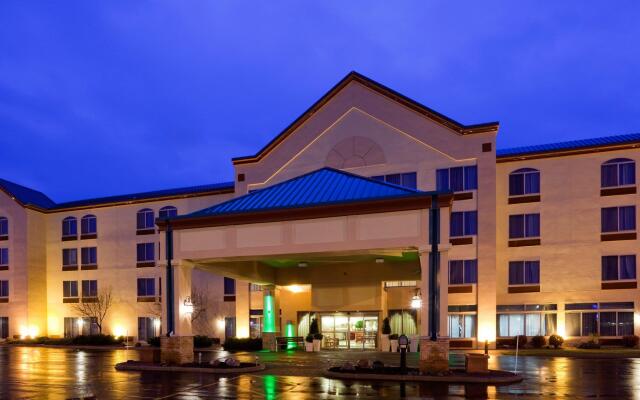 Holiday Inn & Suites Wausau-Rothschild, an IHG Hotel