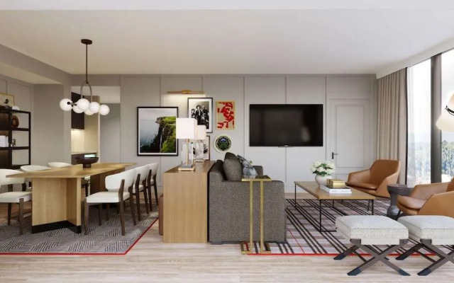 The Highlander at Radford, Tapestry Collection by Hilton