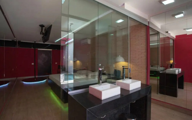 A Praia Motel - Adults Only