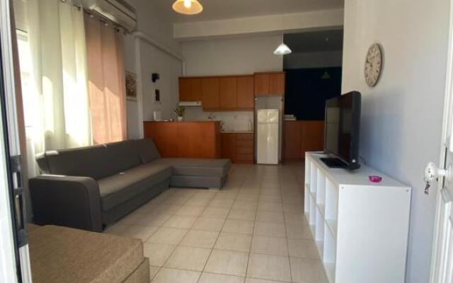 Seaside Studio 1 ( 30 meters from the beach )