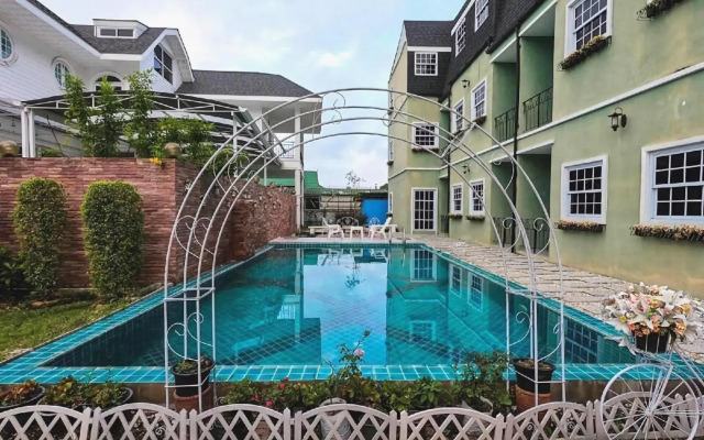 Na Banmae Resort
