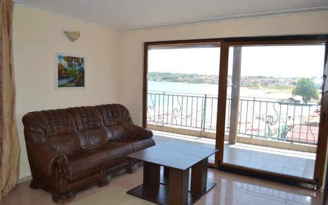 Phoenix Family Hotel