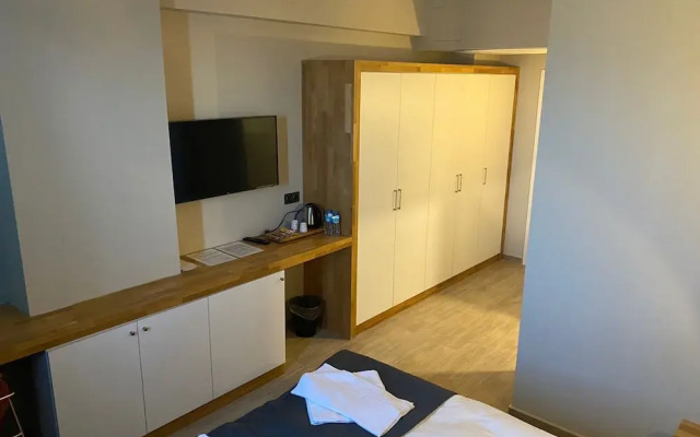 Grand Özalp Ai̇rport Hotel