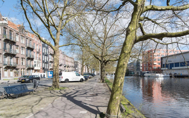 Nassau Canal Apartments