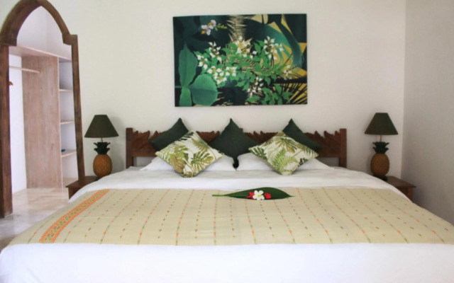 Famous Hotel Kuta