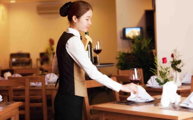 TTC Hotel Deluxe Tan Binh