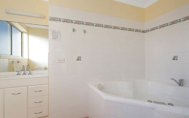 Grandeur Holiday Units