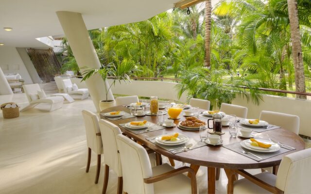Billionaire Resort & Retreat