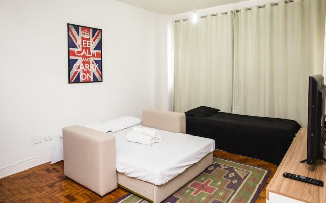 Amplo apartamento no centro, 2 quadras do metrô
