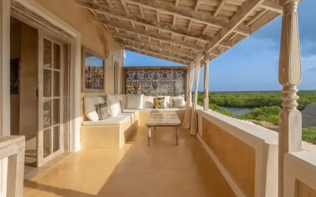 Amani House 5 Bedrooms Sleeps 10