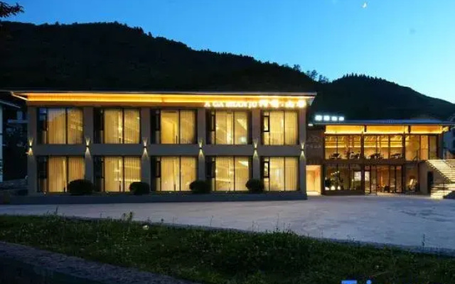 Jiuzhaigou Aga Mountain Lodge