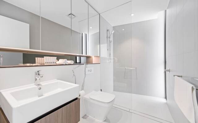 HomeHotel-Stunning High Rise Apt with Sweeping View