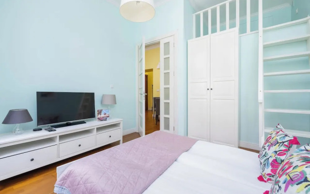 Cozy Apartment in the Center by Renters