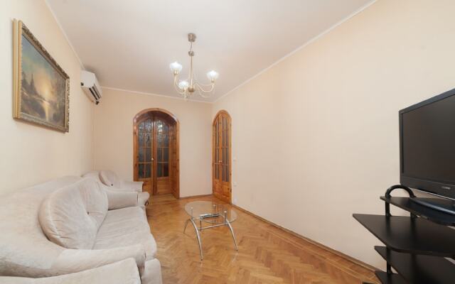 Apartment near Opera Theater