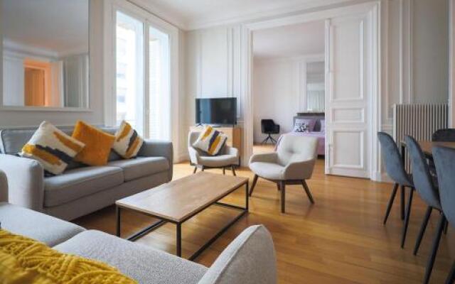 Arc De Triomphe, Avenue Des Champs-Elysées