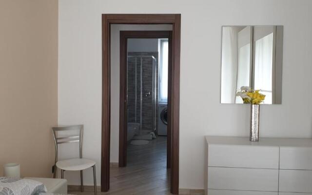 Karina House-check in H 24