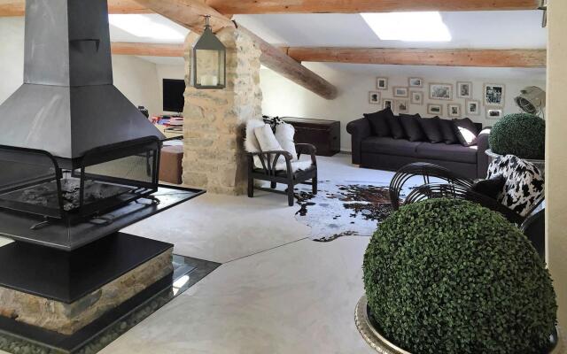 Charming Stone Cottage, Savoillans