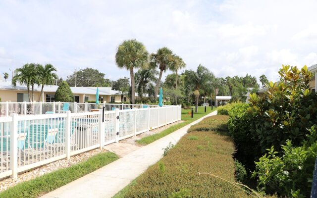 Jamaica Royale 054 - 1 Br Apts