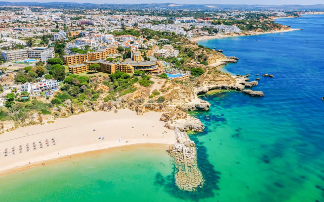 Auramar Beach Resort