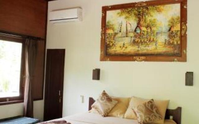 Ana Warung & Bungalows