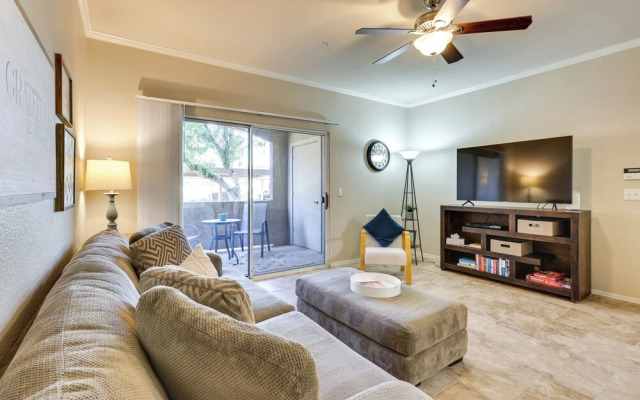 Walk to Papago Park: Central Phoenix Condo