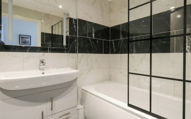 Flat 6, Thornlow Heights