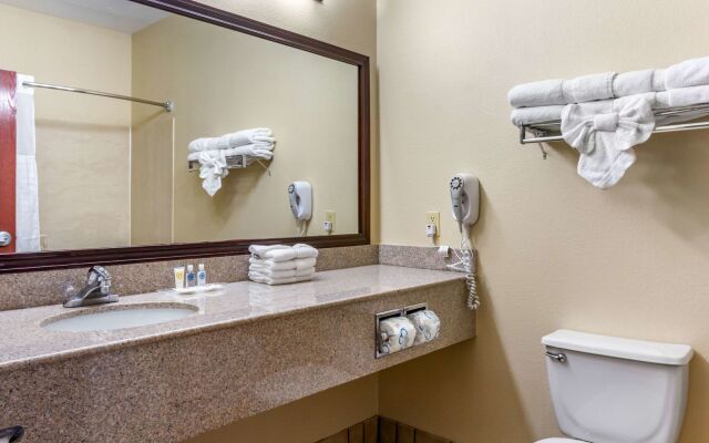 Comfort Suites Plainview