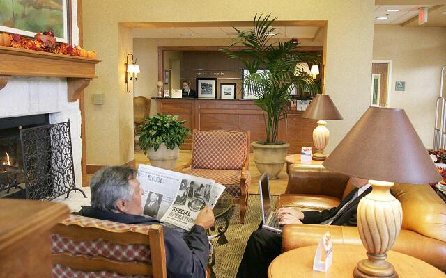 Hampton Inn & Suites Austin-Airport