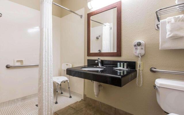 Comfort Suites Bakersfield