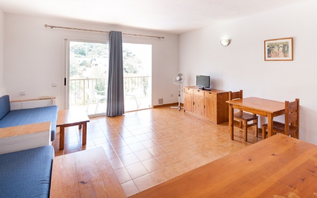 Aparthotel Puerto Cala Vadella