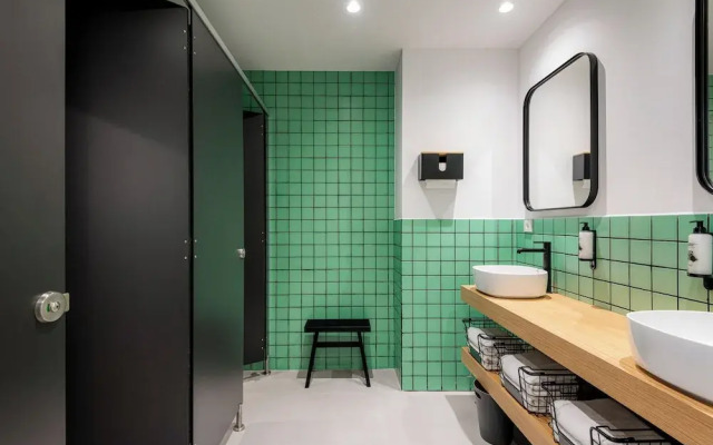 Colo Colo. The Smart Hostel Valencia